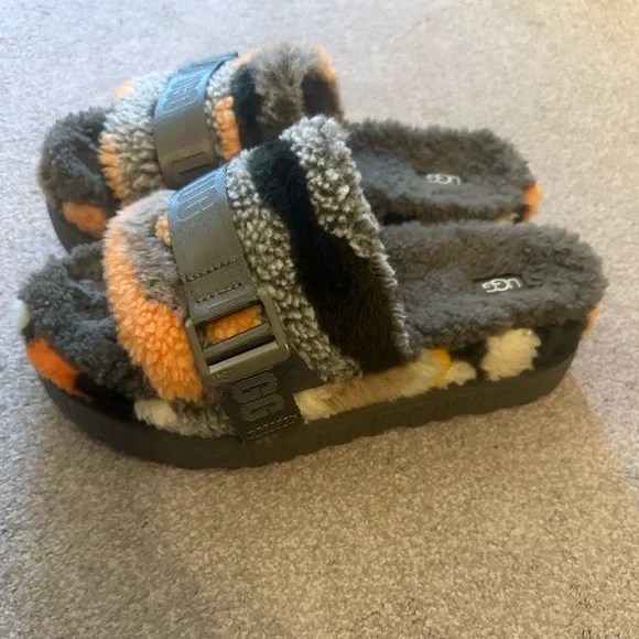 UGG Fluffita Cali Collage Slipper Olive Green 1118750-OLV SZ 9 NWB - Picture 2 of 5